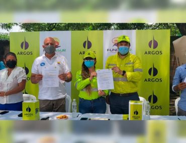 Cementos Argos y Fundesur entregan módulos sanitarios a 42 familias en La Cáucara, San Lorenzo, Valle